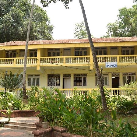 Mayem Lakeview Hotel Goa Zewnętrze zdjęcie