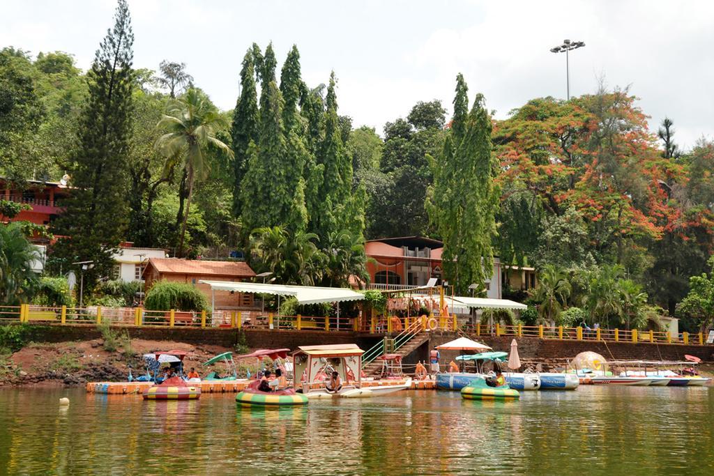 Mayem Lakeview Hotel Goa Zewnętrze zdjęcie